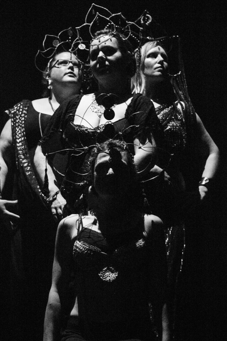 AMAZONES BY FABIEN TANGUY